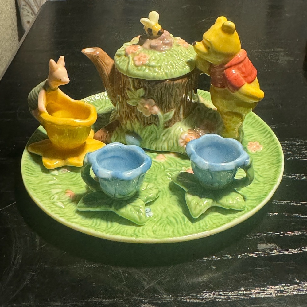 Vintage Disney classic Winnie the Pooh miniature tea set